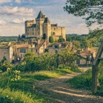 Mareuil dordogne tourisme : château de Mareuil et panneau d’interprétation